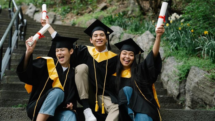 Penjelasan durasi S1 di luar negeri lengkap dengan jumlah semesternya.