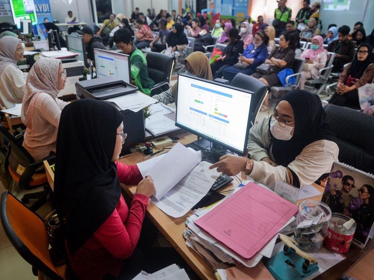 Sejumlah Daerah Terapkan WFH Jumat, Layanan Tetap Jalan