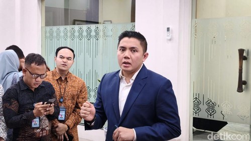 Seskab Teddy Indra Wijaya. (Rolando/detikcom)