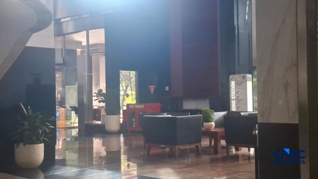 Suasana Kantor Kementerian Keuangan tampak lengang di Jakarta, Jumat (10/4/2026), seiring penerapan kebijakan work from home (WFH) bagi ASN dan imbauan serupa bagi sektor swasta. (CNBC Indonesia/Robertus Andrianto)