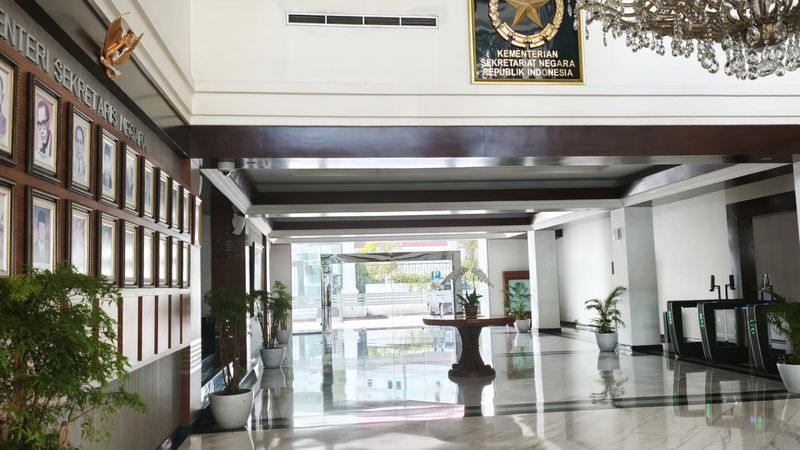 Suasana kantor Mensesneg dan Seskab saat WFH sehari sepekan dimulai (Rolando/detikcom) Suasana kantor Mensesneg dan Seskab saat WFH sehari sepekan dimulai (Rolando/detikcom)