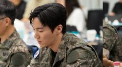 Unik! Cast The Legend Of Kitchen Soldier Baca Skrip Pakai Baju Tentara