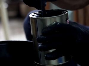 Video: Perjuangan Produsen Tinta Bertahan di Tengah Lonjakan Harga Minyak