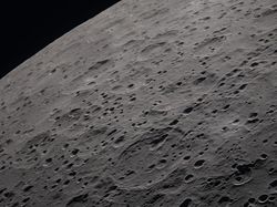 Link Download Wallpaper Bumi-Bulan Artemis II untuk iPhone & Android