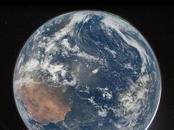 Link Download Wallpaper Bumi-Bulan Artemis II untuk iPhone & Android