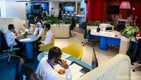 Kebijakan ini diterapkan secara fleksibel agar tidak mengganggu pelayanan publik yang bersentuhan langsung dengan masyarakat.