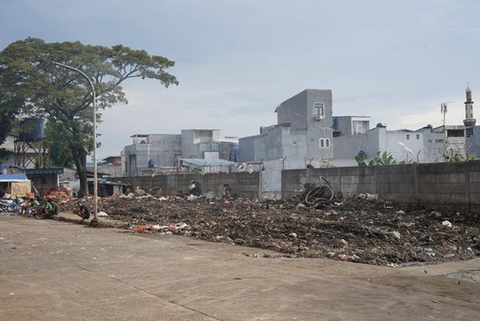 Perumda Pasar Jaya Kerahkan 212 Tronton Angkut Sampah di Pasar Kramat Jati