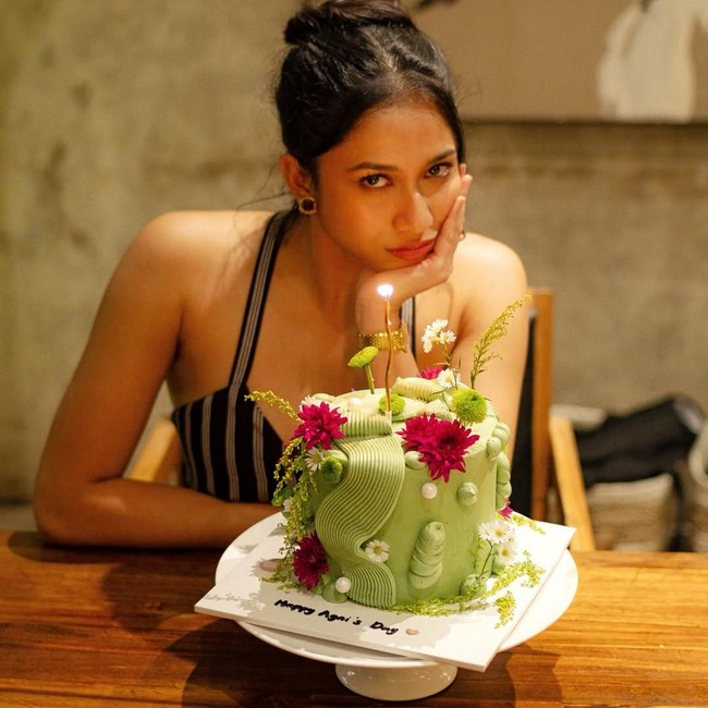 Aghniny Haque Centil Era!