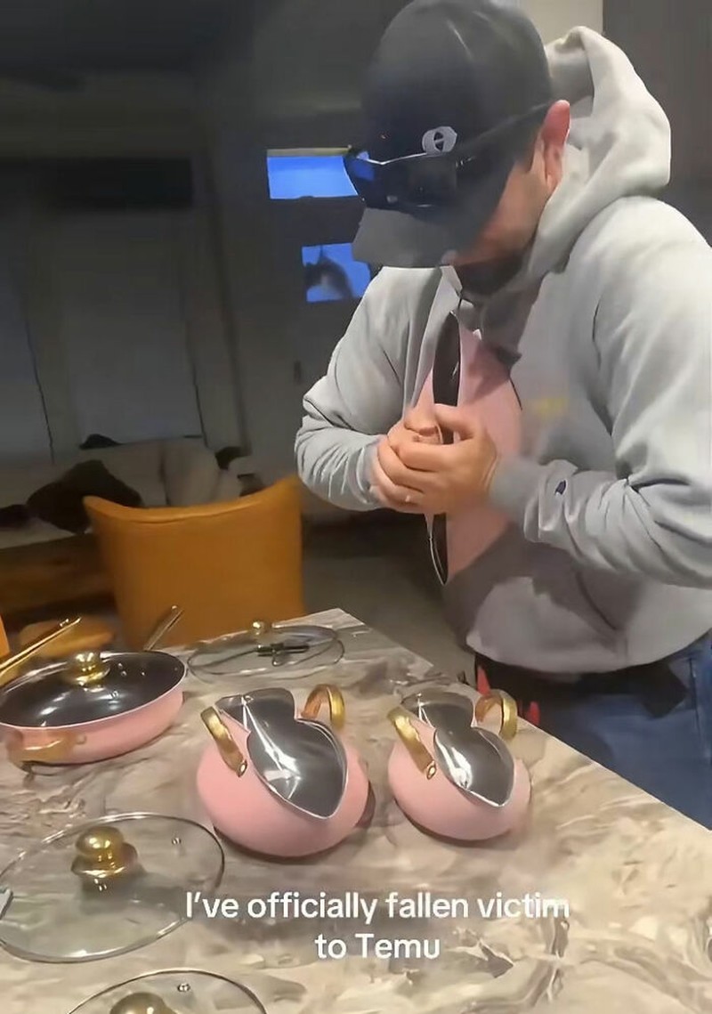 Baru-baru ini banyak warganet membagikan pengalamannya belanja di salah satu toko online. Ternyata barang yang dipesan tidak seperti realitanya.