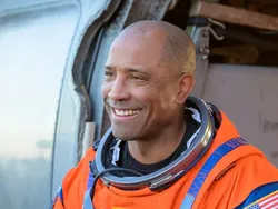 Senyum Haru Astronaut Artemis II Usai 10 Hari Keliling Bulan