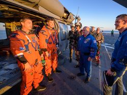 Senyum Haru Astronaut Artemis II Usai 10 Hari Keliling Bulan