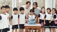 Audi Marissa dan Anthony Xie kembali memperlihatkan kebersamaan. Hal itu berawal dari ulang tahun anaknya, Anzel Maverick. (Foto: dok Instagram anzelmaverick)