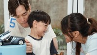 Netizen bahagia banget melihat momen kebersamaan Audi Marissa dan Anthony Xie lagi. Yeay akhirnya ada foto bertiga. Sehat-sehat terus Anzel and family, komen @helmyrambuwena. Happy banget lihat foto bertiga, sahut yang lain. (Foto: dok Instagram anzelmaverick)