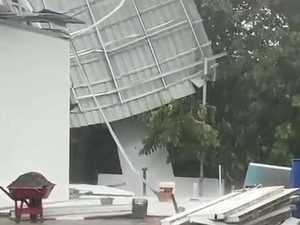 Bangunan SPPG di Kedungadem Bojonegoro Ambruk Diterjang Angin