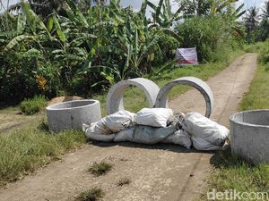 Tolak Kiriman Sampah Organik, Warga Penarungan Blokade Lahan Pemkab Badung