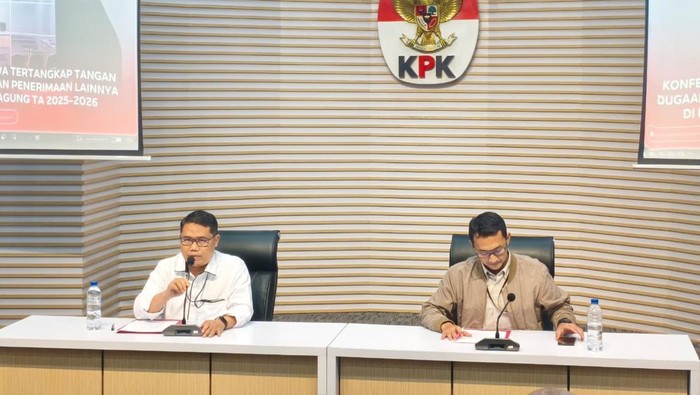 Bupati Tulungagung Gatut Sunu Wibowo ditetapkan tersangka oleh KPK terkait pemerasan 16 Kepala OPD, Sabtu (11/4/2026).
