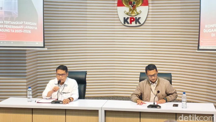 Bupati Tulungagung Gatut Sunu Wibowo (GSW) ditetapkan sebagai tersangka oleh KPK dalam kasus pemerasan terhadap Kepala Organisasi Perangkat Daerah (OPD). (Kurniawan/detikcom)