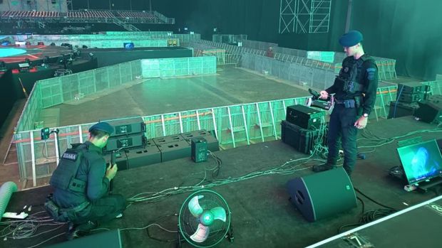 Detasemen Gegana Satuan Brimob Metro Jaya melaksanakan sterilisasi menjelang konser NCT Wish 1st Concert Tour di ICE BSD, Kabupaten Tangerang, Banten (dok Ist)