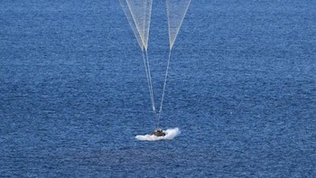 Orion yang membawa awak Artemis II — Reid Wiseman (komandan), Victor Glover (pilot), Christina Koch, dan Jeremy Hansen (CSA) — sukses splashdown di Samudra Pasifik dekat San Diego, California Foto: NASA