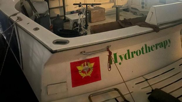 Direktorat Jenderal Bea dan Cukai (DJBC) Kementerian Keuangan menyatakan, telah menyegel 29 kapal laut mewah jenis yacht, dari hasil patroli high valued goods (HVG) di kawasan perairan Jakarta.

Sebanyak 29 yacht yang disegel itu merupakan bagian dari total 112 unit kapal laut mewah yang telah diperiksa selama proses patroli sejak Maret 2026. (CNBC Indonesia/Arrijal)