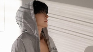 Hwall kini paka nama Hyunjun Hur. (Foto: dok. Instagram @hyun.jxx0_p)