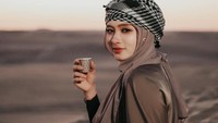 Inara Rusli masih dihantam komentar negatif setelah tampil di YouTube Nanda Persada. Meski begitu tetap ada yang memberinya dukungan. (Foto: dok Instagram mommy_starla)