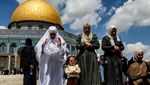 Ribuan Jemaah Salat Jumat di Al-Aqsa Usai Dibuka Kembali