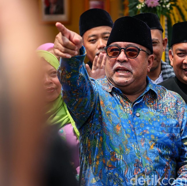 Kedatangan Rano Karno Meriahkan Panggung Lebaran Betawi