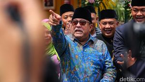 Kedatangan Rano Karno Meriahkan Panggung Lebaran Betawi