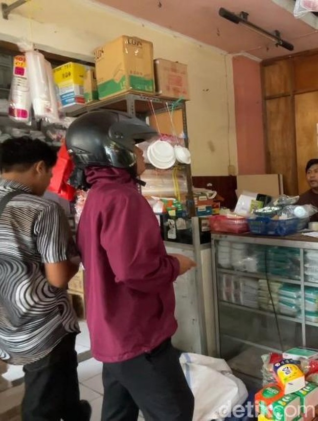 Melejitnya Harga Plastik di Lamongan hingga Capai 100%