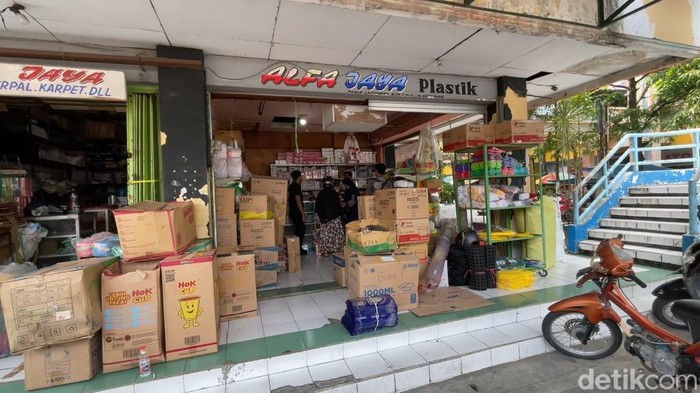 Harga plastik di pasar baru Lamongan naik signifikan
