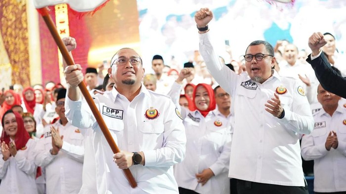 Ketua Umum DPP IKM, Andre Rosiade, resmi mengukuhkan DPP IKM periode 2025-2030