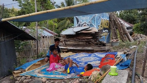 Anak-anak korban gempa di pengungsian, Sabtu (11/4/2026).