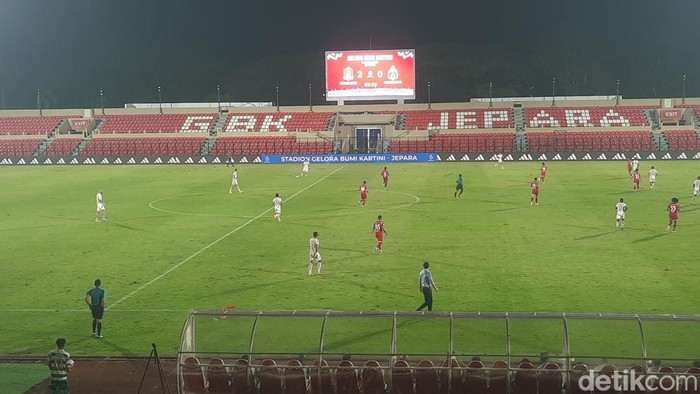 Laga Persijap Jepara melawan Bhayangkara FC di Stadion Gelora Bumi Kartini Jepara, Sabtu (11/4/2026).