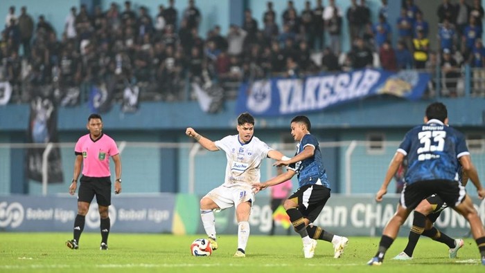 Laga Persiku lawan PSIS di Stadion Wergu Wetan, Kudus, pada Sabtu (11/4/2026).