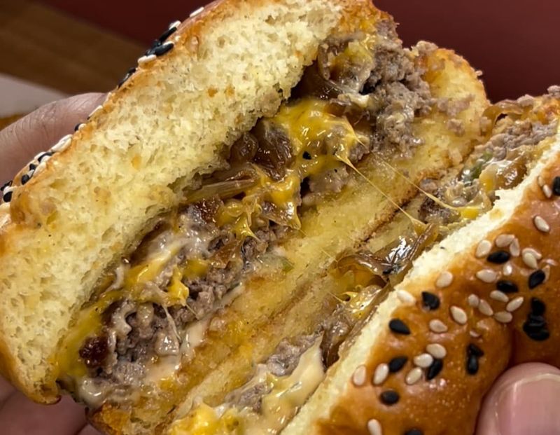 Mogul Burger