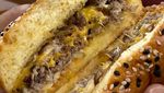 Nyamm! Burger Juicy nan Premium Ini Lagi Viral di SCBD