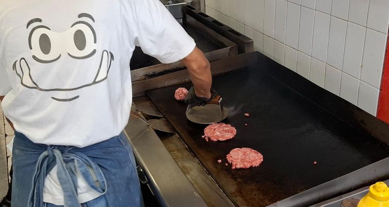 Mogul Burger