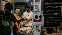 Saat ini, sebanyak 60 pasar telah terdigitalisasi dari total sekitar 153 pasar yang dikelola. Pada tahun ini, Pasar Jaya menargetkan penambahan sekitar 50 pasar lagi sehingga mayoritas pasar binaannya sudah masuk dalam ekosistem digital.