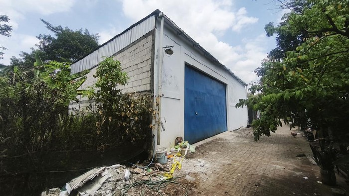 Penampakan gudang diduga pabrik narkoba di Kelurahan Wonolopo, Kecamatan Mijen, Kota Semarang, Sabtu (11/4/2026).