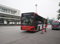 Shuttle Bus Transjakarta Sempat Dihadang di Bekasi Usai Kecelakaan Kereta