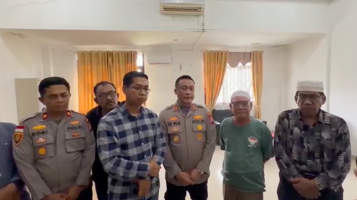 PolresRokan Hilir menegaskan akan mengusut tuntas bandar narkoba yang rumahnya didemo warga, Jumat (10/4/2026).