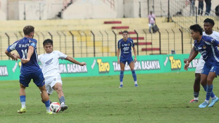 PSM Makassar sukses menumbangkan PSIM Yogyakarta pada pekan ke-27 Super League dengan skor 2-1 di Stadion Sultan Agung.