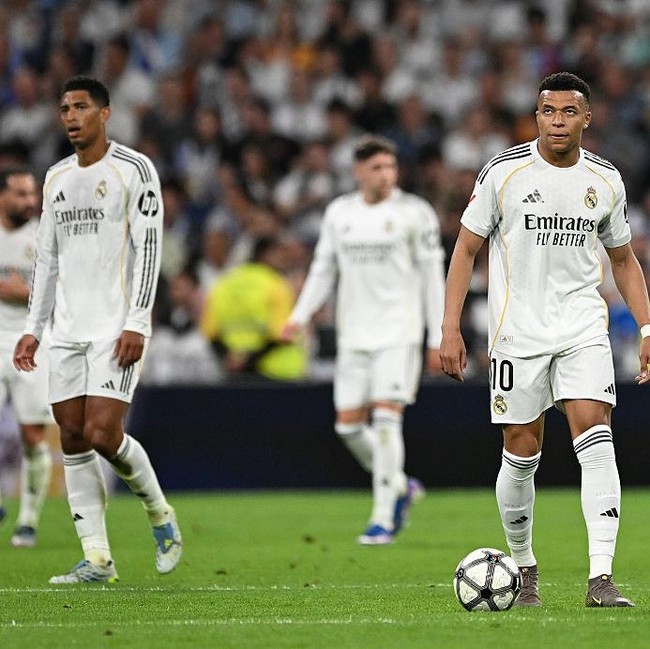 Real Madrid Overhaul: Cari Pelatih Baru, 8 Pemain Dilepas