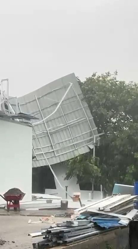 SPPG Ambruk Bangunan SPPG di Bojonegoro Rusak Diterjang Angin Kencang, Tak Ada Korban