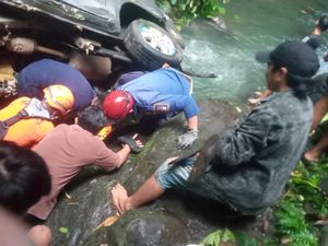 Mobil Hilang Kendali di Minahasa Selatan Masuk Jurang, Sopir-Penumpang Tewas