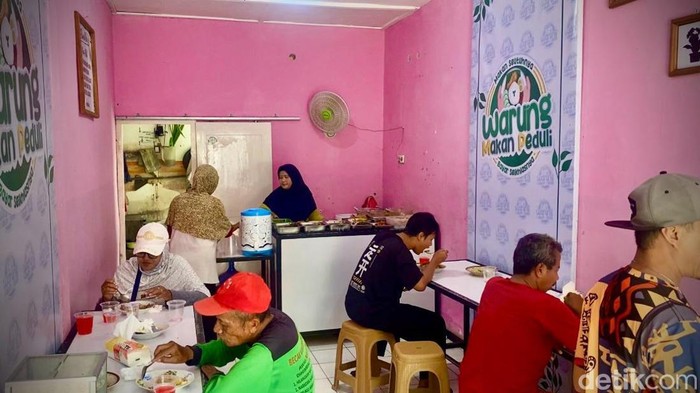 Warung di Bojonegoro Ini Viral, Makan Sepuasnya Bayar Seikhlasnya