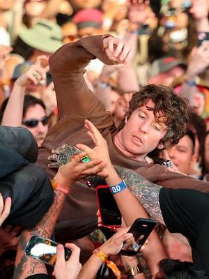 Momen Turnstile Crowdsurfing di Coachella 2026