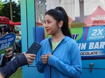 Anggis Devaki Ramaikan Fitcar by Fitbar di CFD, Nyanyi-Gowes Sepeda Blender