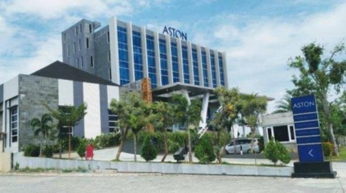 Kejaksaan Agung RI melelang Aston Gorontalo Hotel senilai Rp 74 miliar terkait kasus korupsi. Kuasa hukum menilai lelang cacat formil dan prematur.